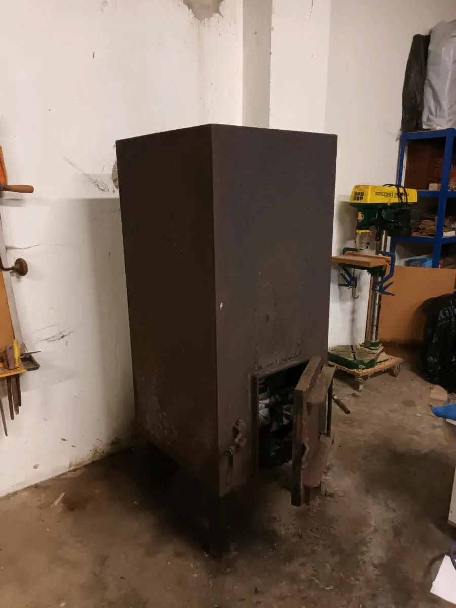 shed stove - Image 1