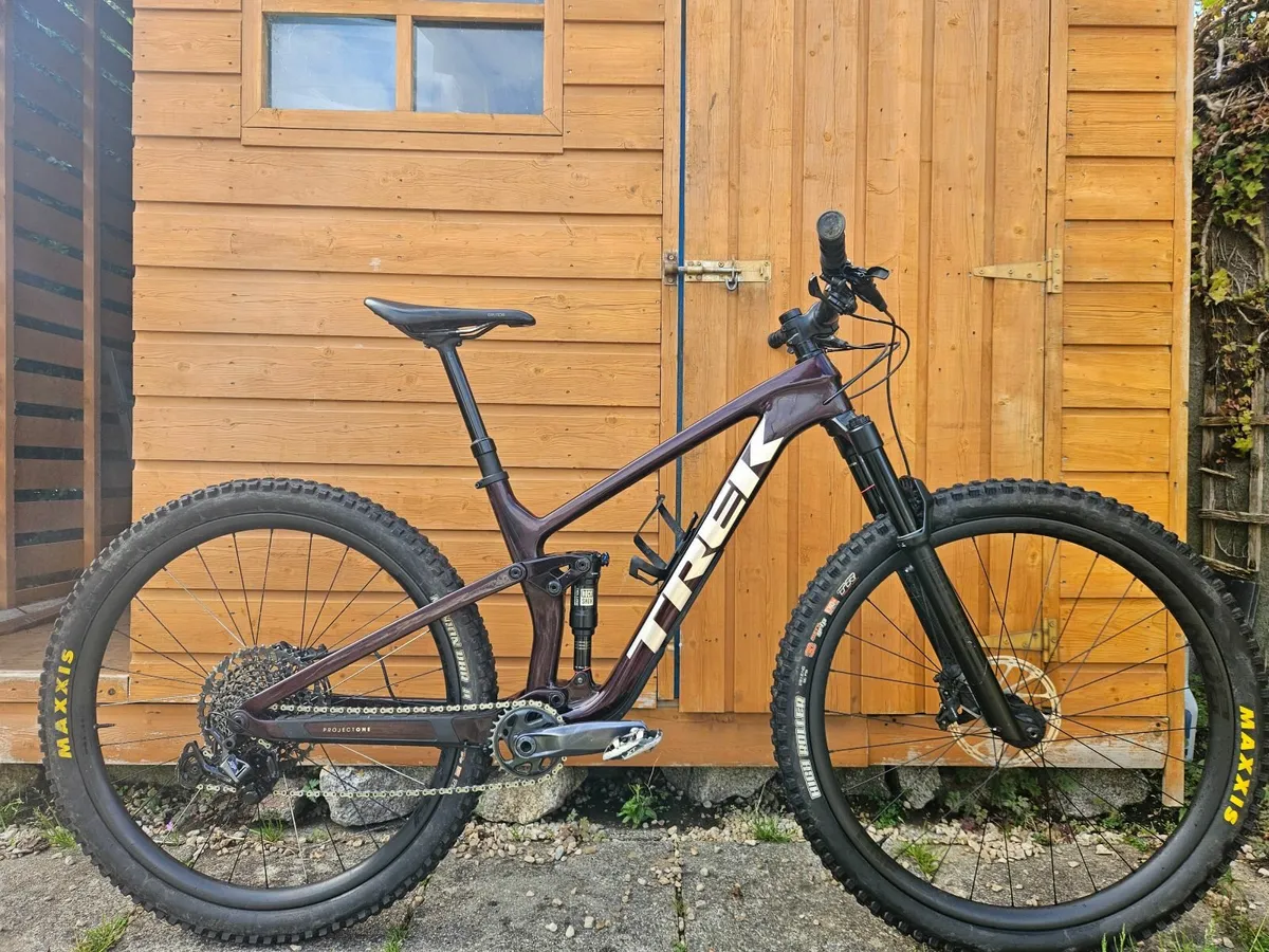 Trek Fuel Gen 3 , 9.8 Red smoke Carbon - Image 1