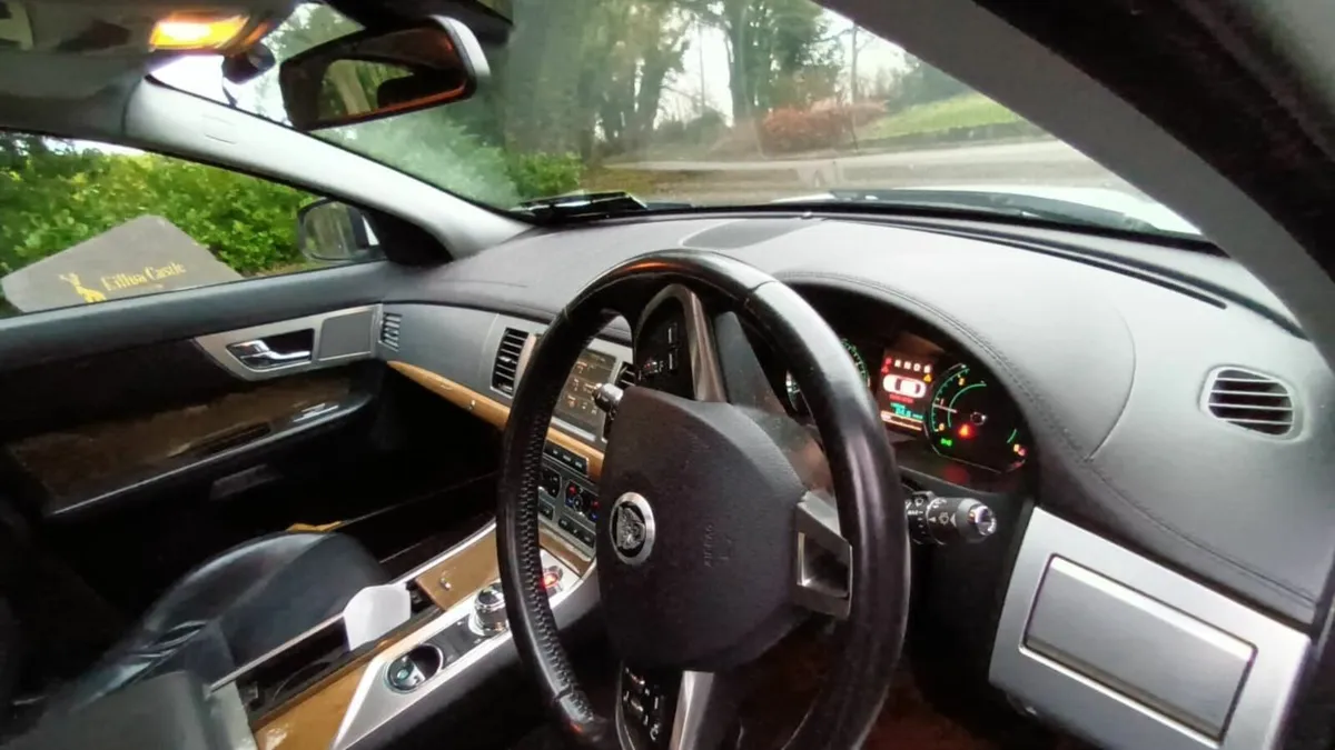 Jaguar XF 2012 2.2D Portfolio 200hp Automatic - Image 4