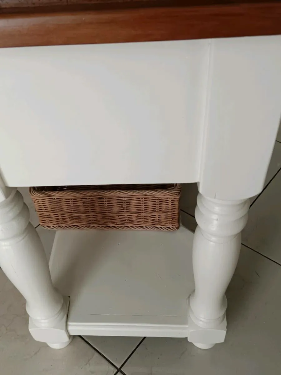 Console table - Image 1