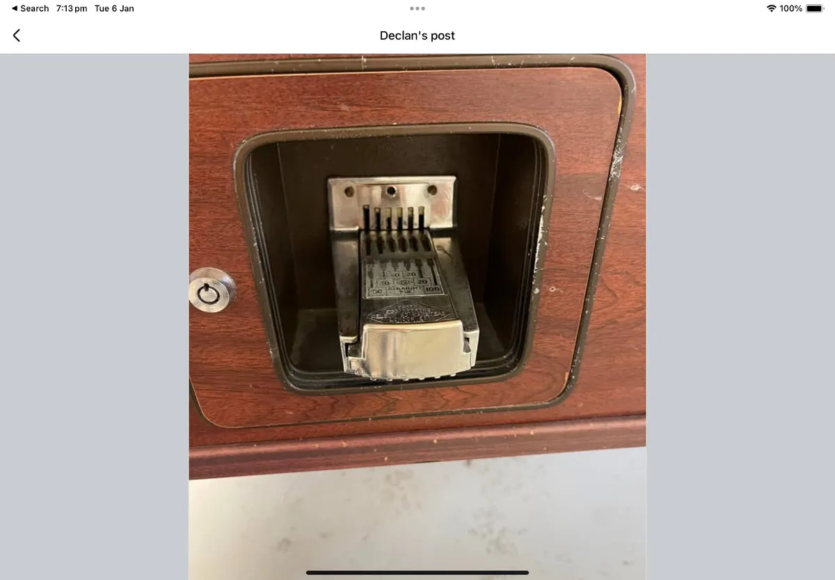 Pool table - Image 2