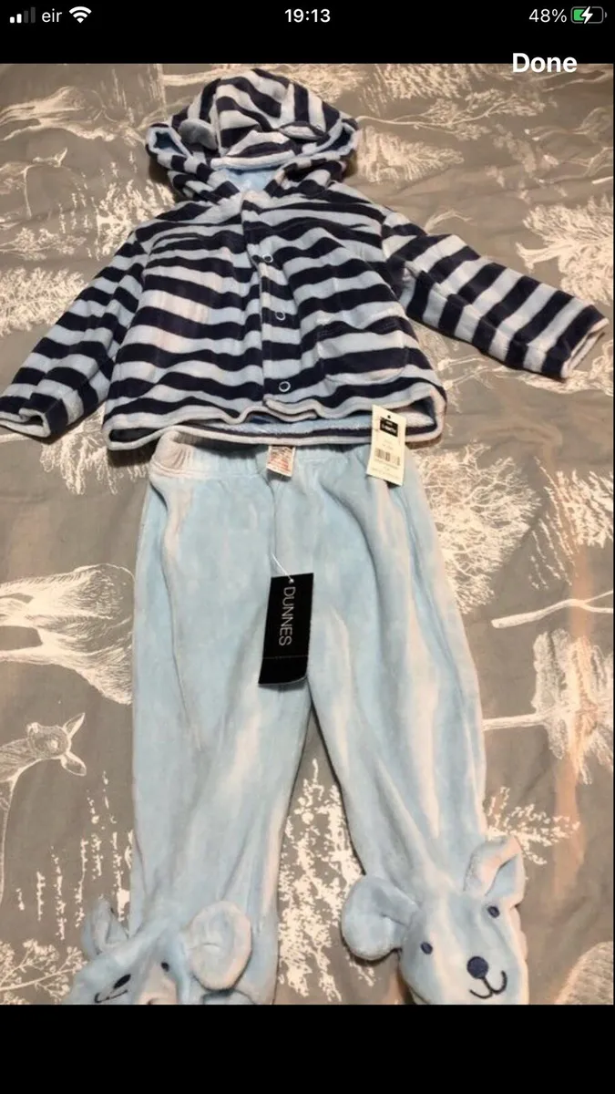 Boys BNWT two piece suit 3/6 mths €8 - Image 4