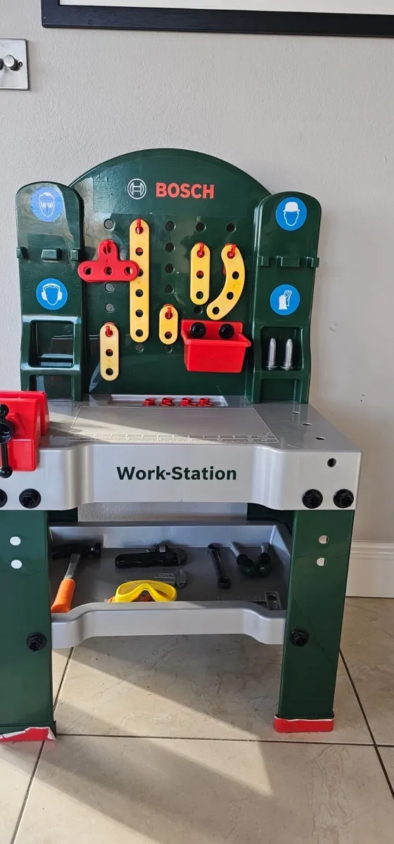 Work station - Image 1