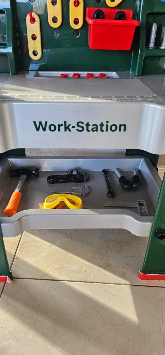 Work station - Image 3