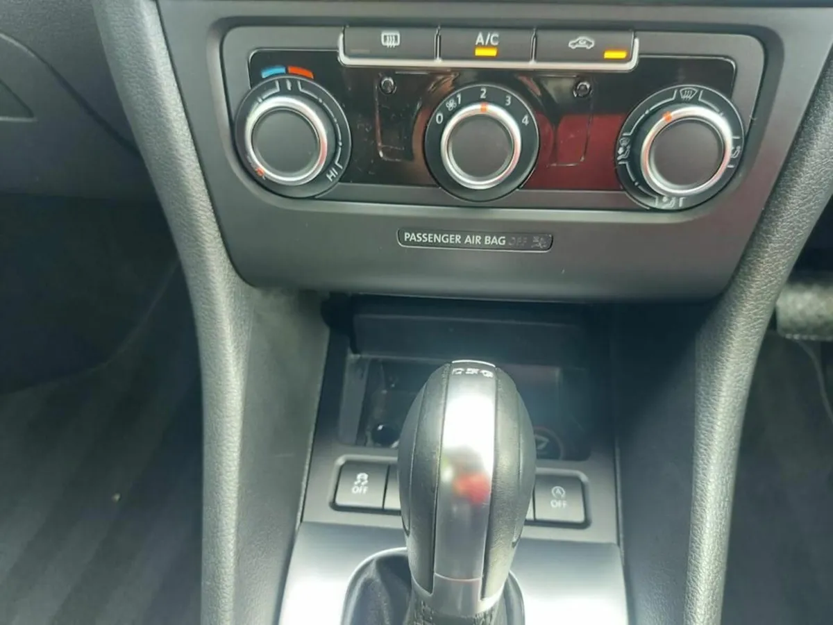 Volkswagen Golf 2012 Automatic - Image 3