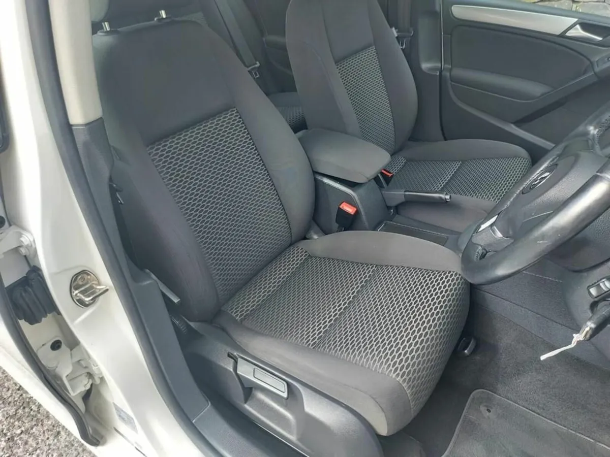 Volkswagen Golf 2012 Automatic - Image 4