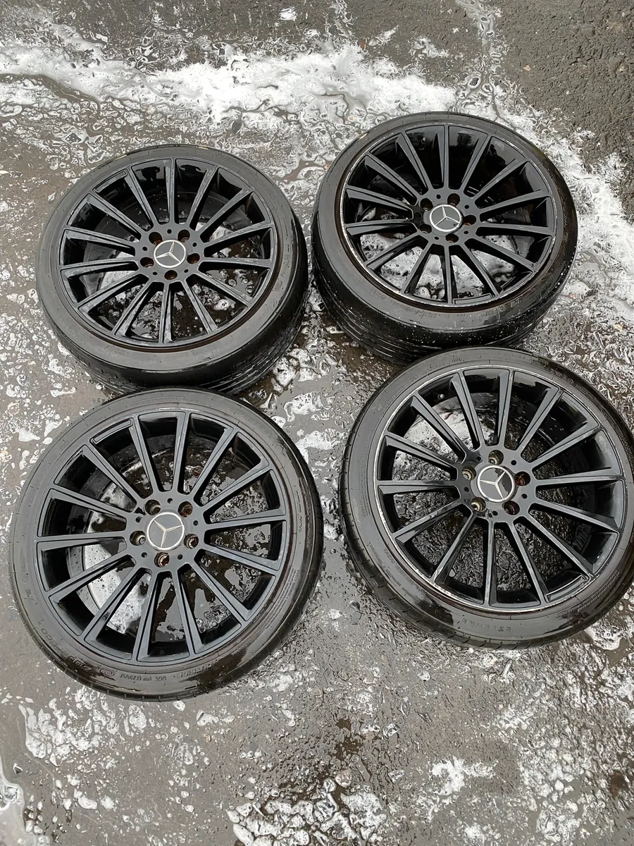 18inch Mercedes C A class alloy wheels - Image 1