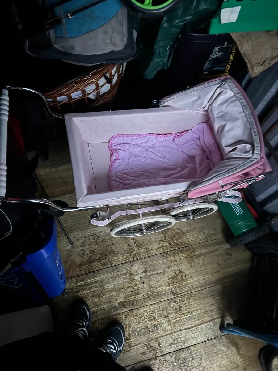 Pram - Image 1