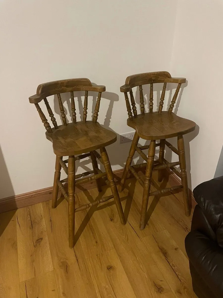 2 kitchen bar stools - Image 1