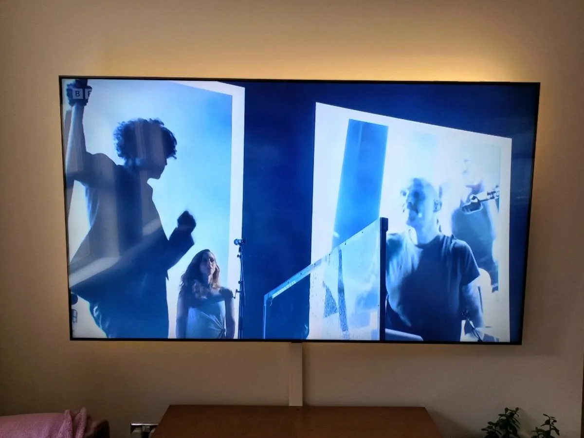 Samsung 50 4K UHD SMART TV HG50AU800 - Image 4