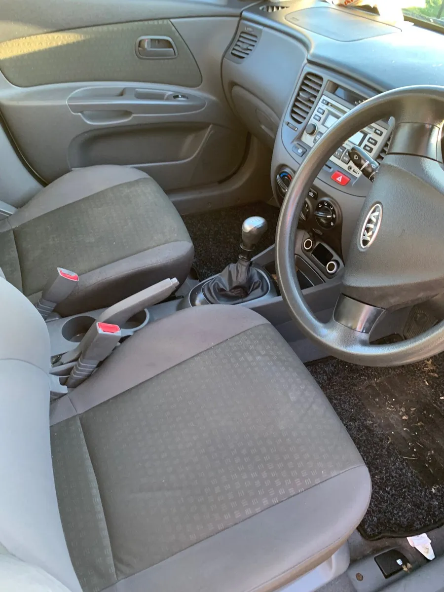 Kia Rio 2009 - Image 2