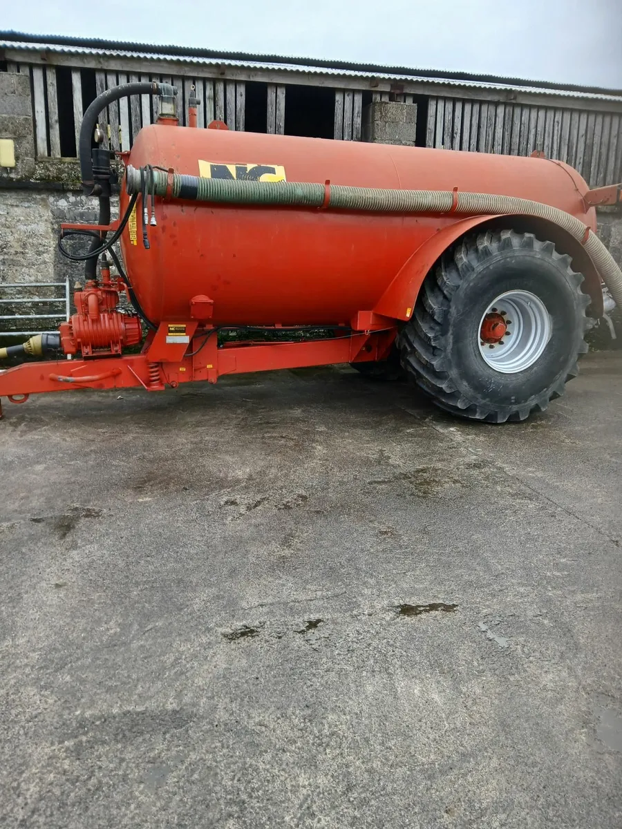 Slurry tanker - Image 1