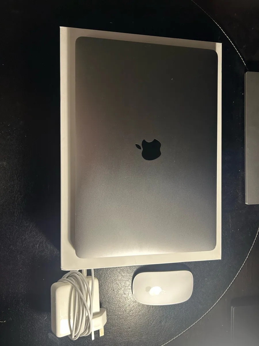 Apple MacBook Pro 2020 - Image 1
