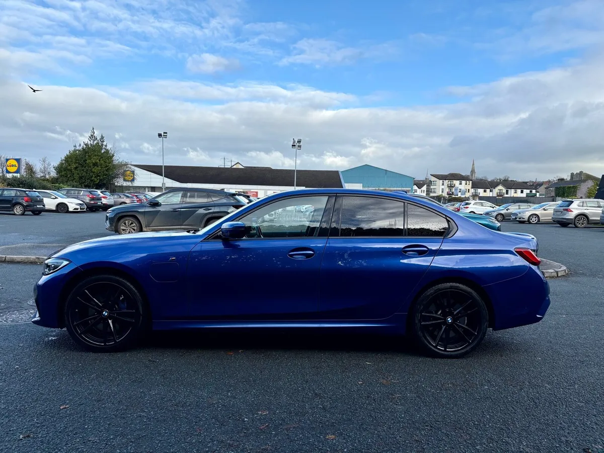 BMW 330e M SPORT 2019 M Performance HIGH SPEC - Image 4