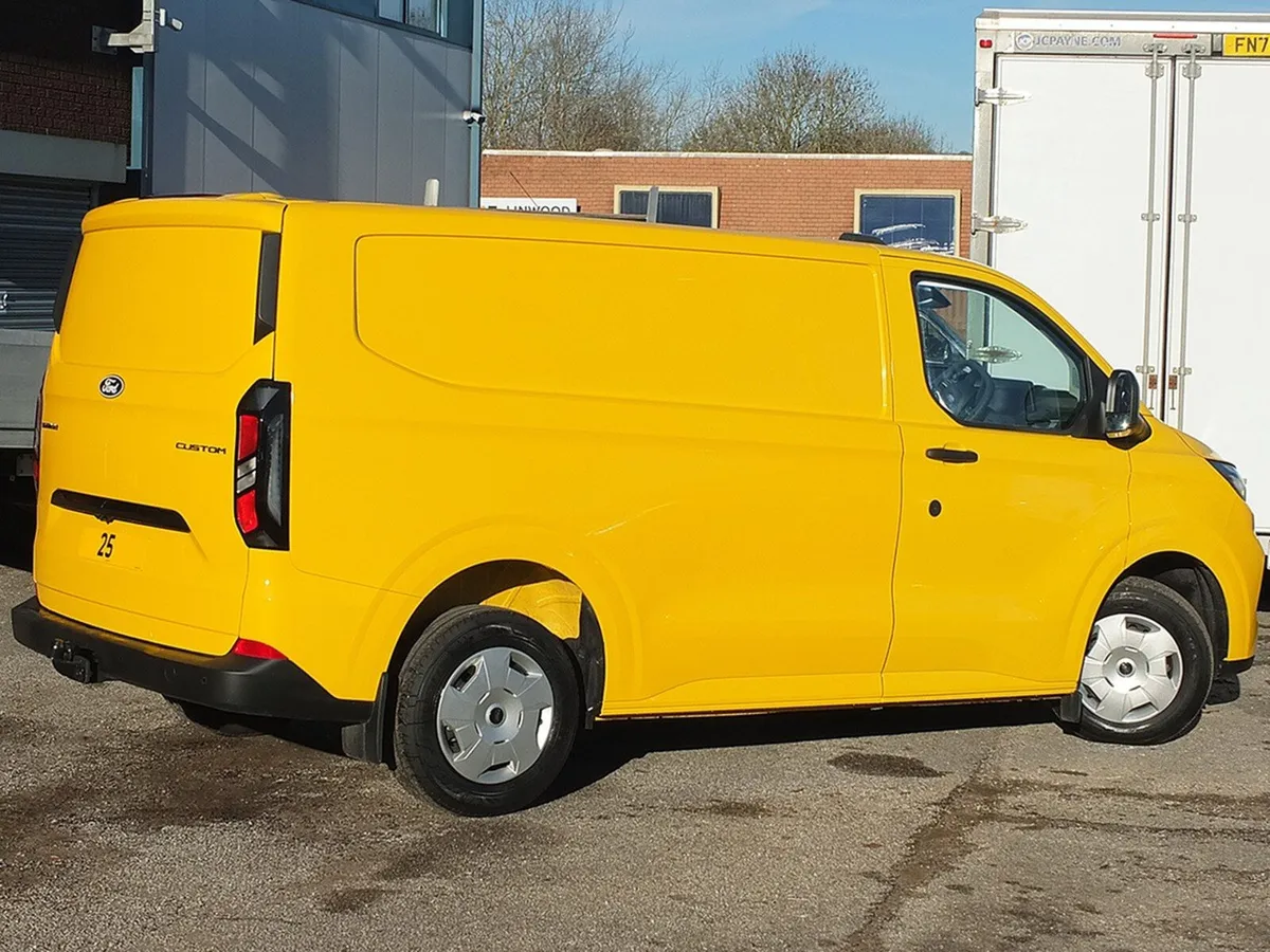 2025 Ford Transit Custom Panel Van - Image 4