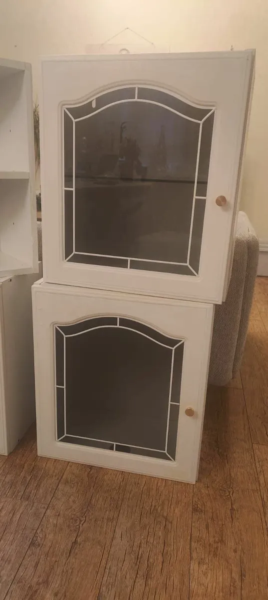 kitchen cabinet - Image 1