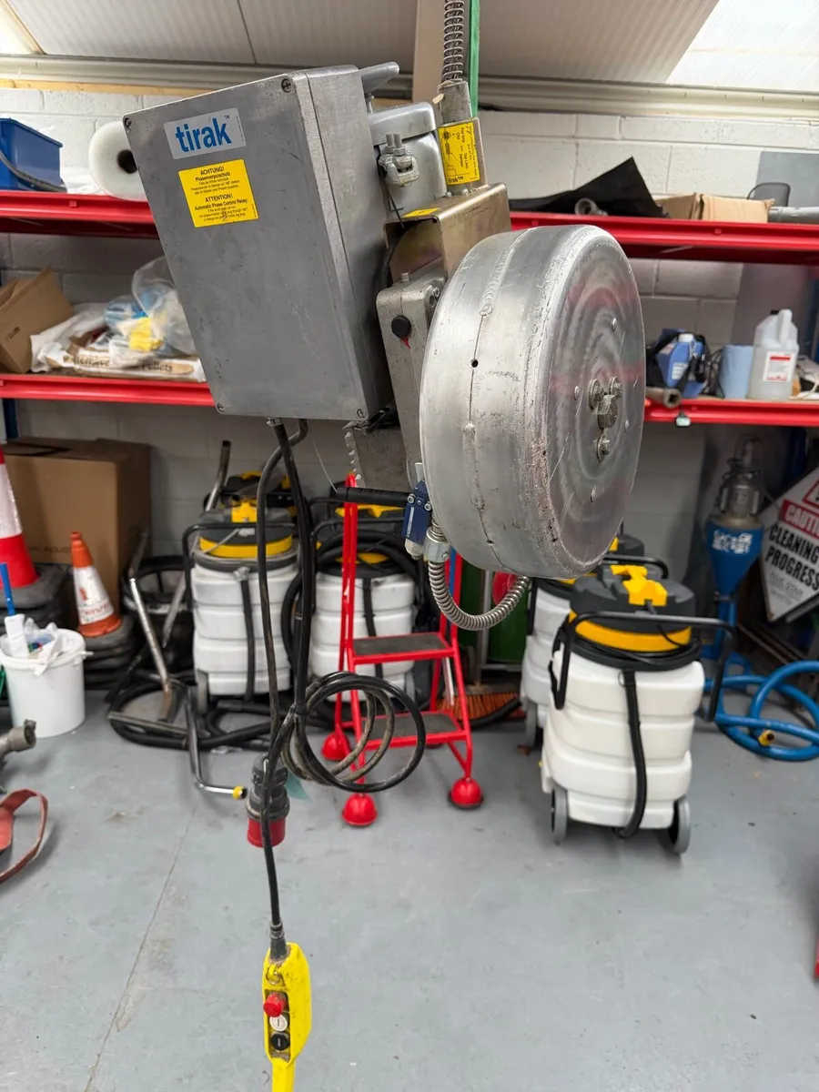 Tirak motorised hoist. - Image 2
