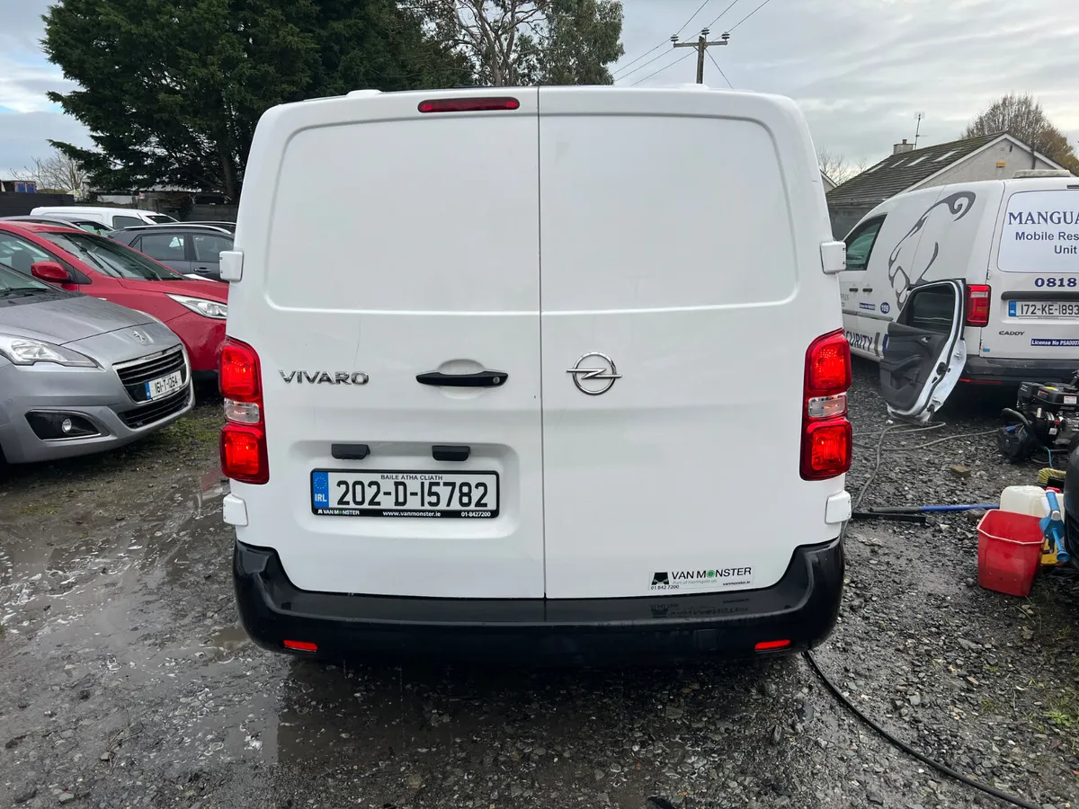 2020 Opel Vivaro 1.6 Dsl engine noisy only 146 kms - Image 4