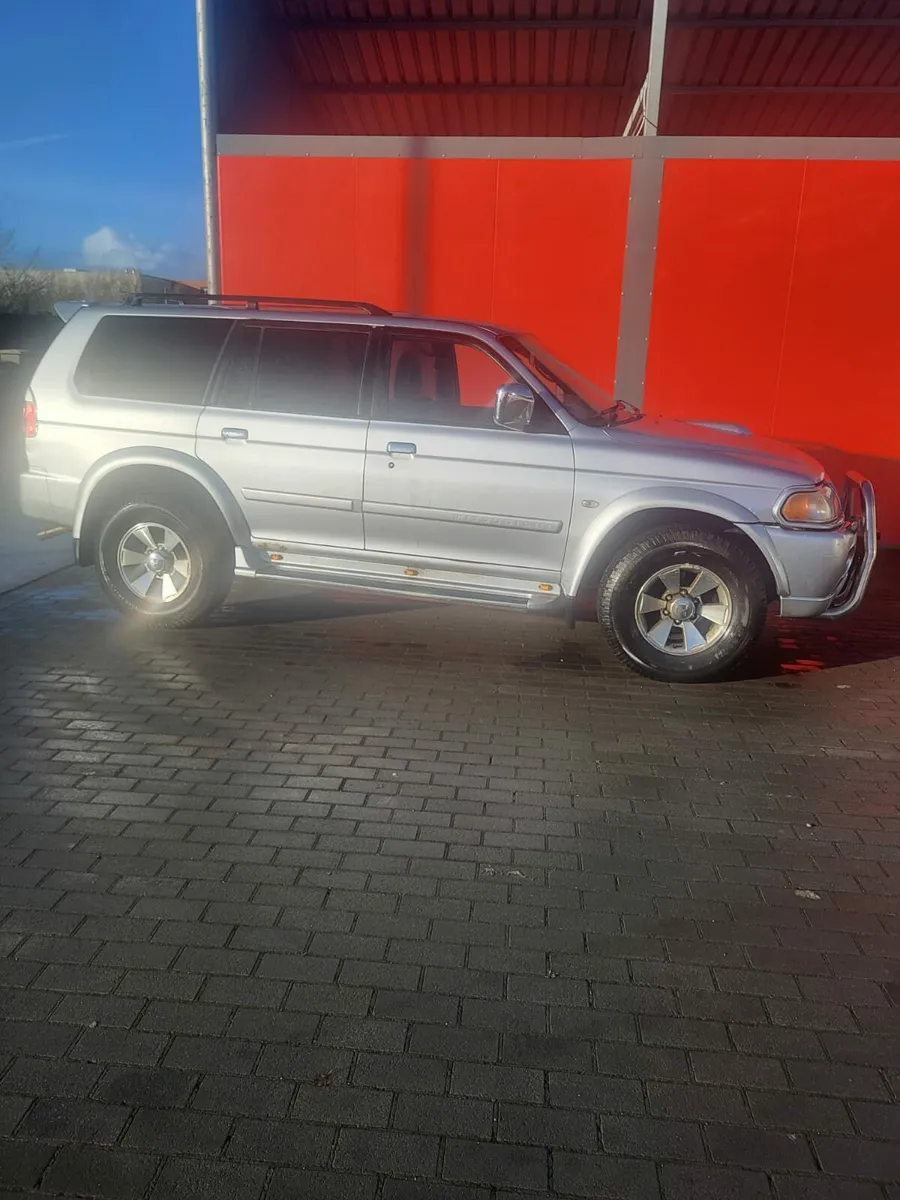 Mitsubishi pajero - Image 1