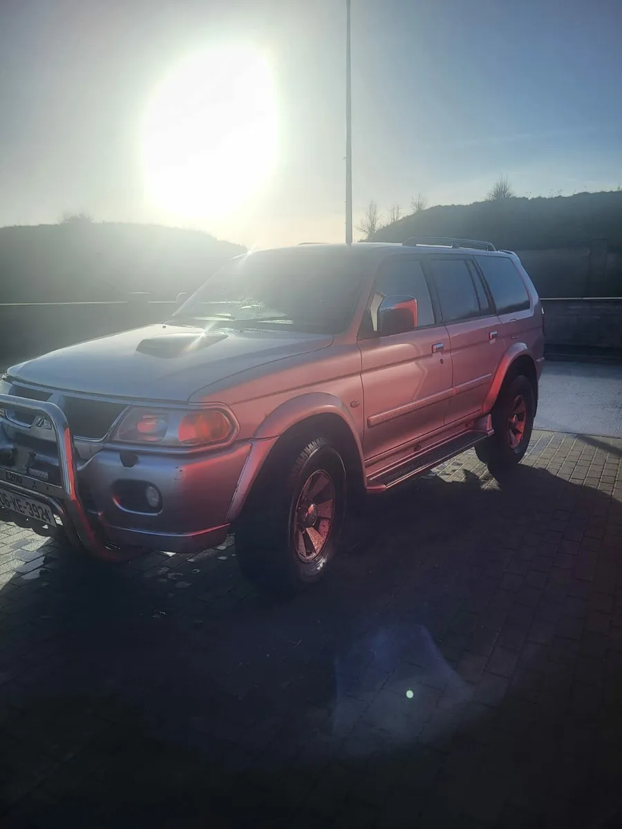 Mitsubishi pajero - Image 2