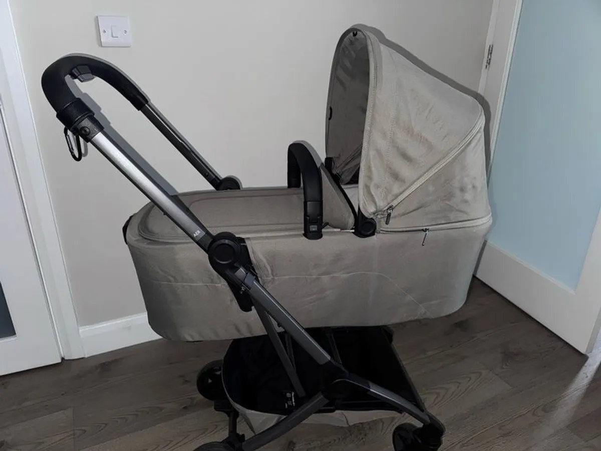 Joolz aer 2 carrycot only - Image 1