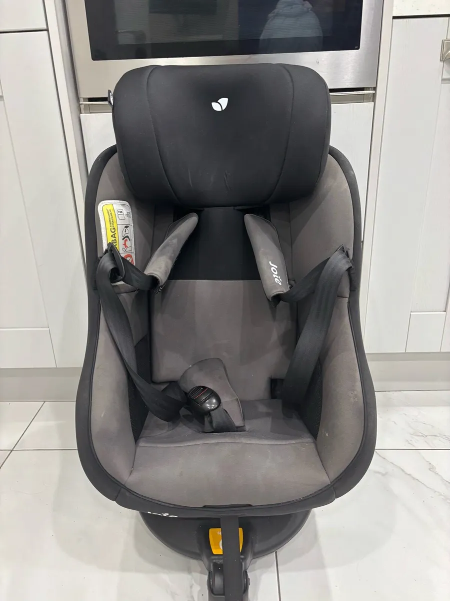 Joie 360 Spin Car Seat and Isofix Base - Image 1