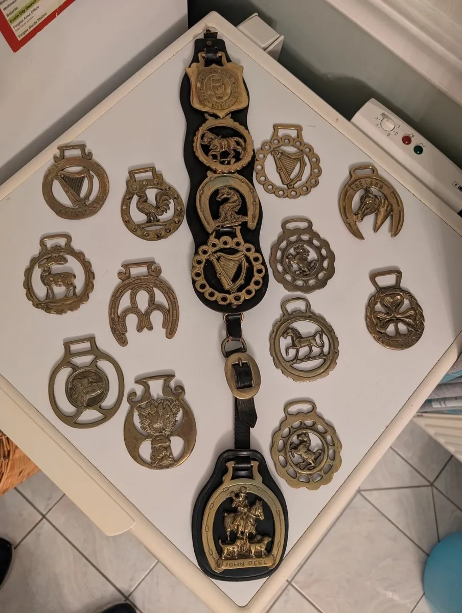 Vintage Horse Brass – 17 pieces inc. Guinness - Image 3