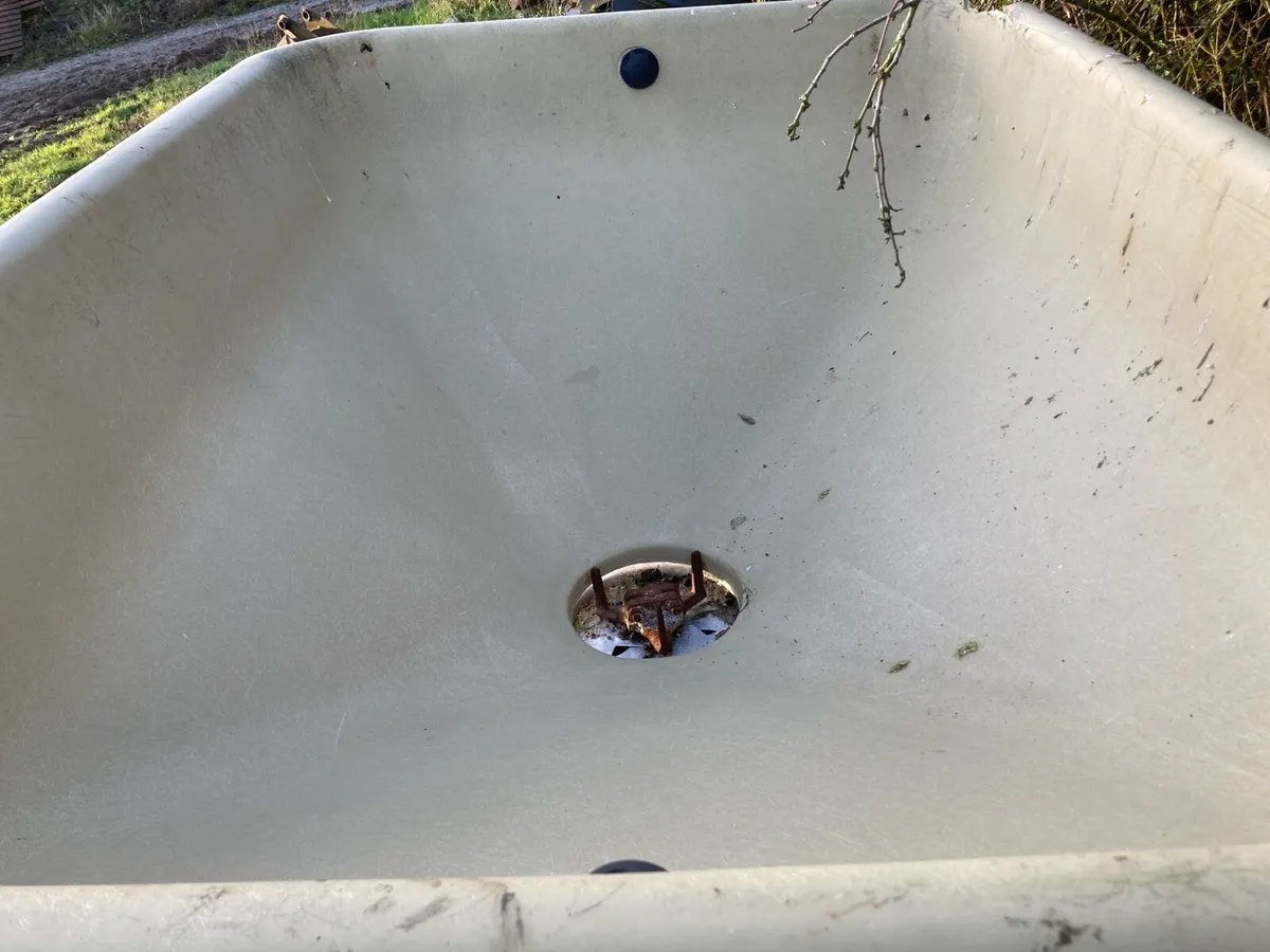 Fertiliser spreader - Image 2