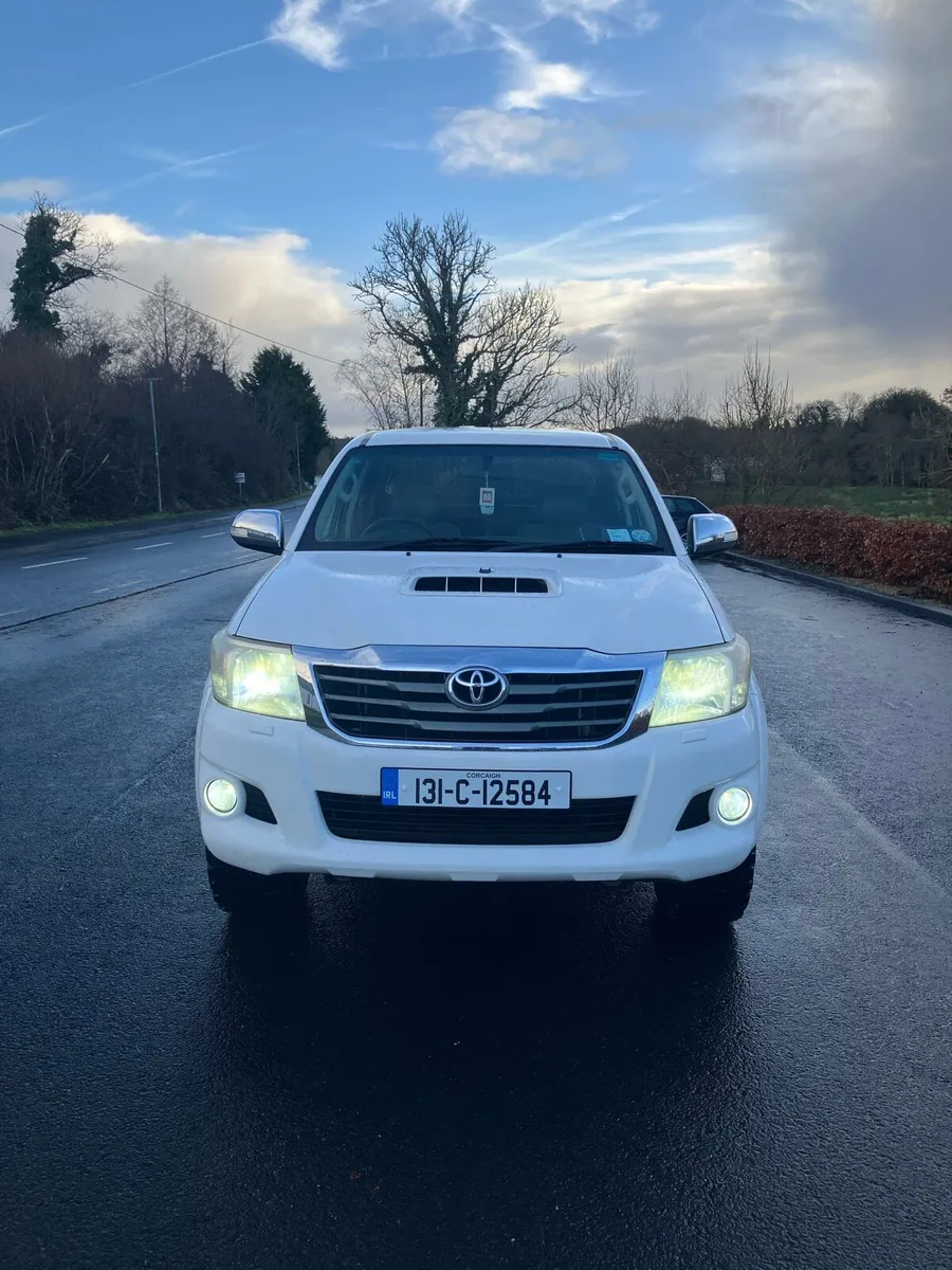 Toyota Hilux 3.0 HIGH SPEC - Image 3