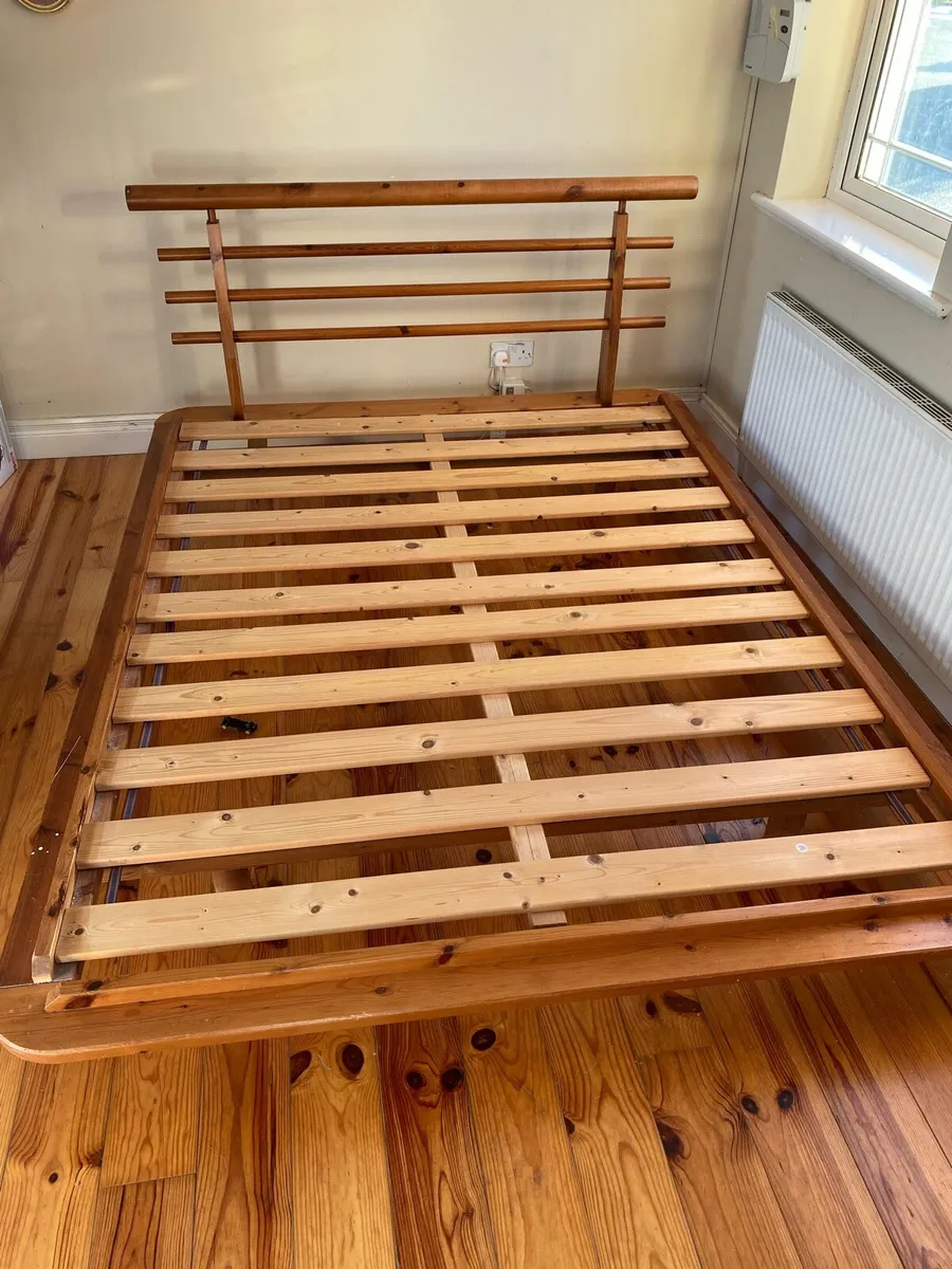 King size bed - Image 2