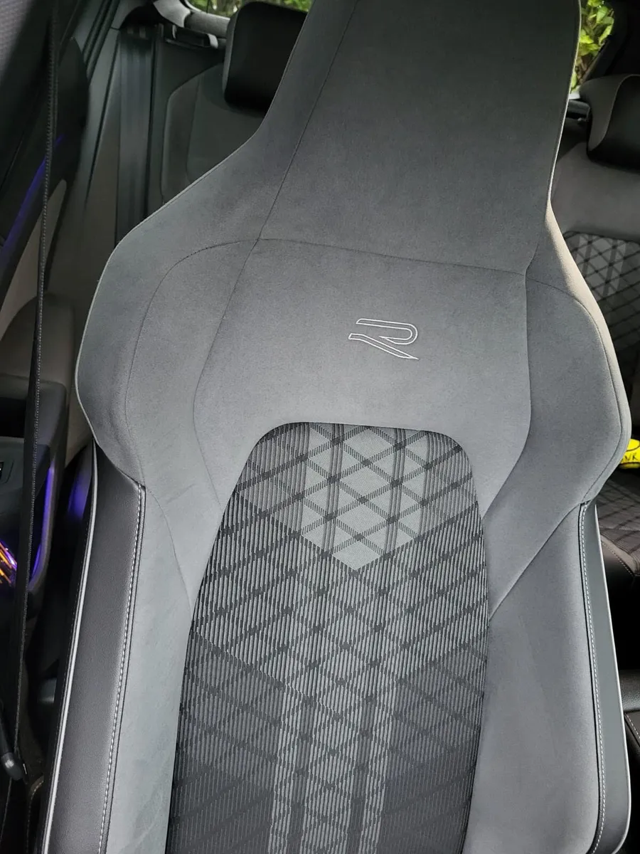 VW Golf 2021 R-LINE PAN ROOF 1.5 TSi - Image 4