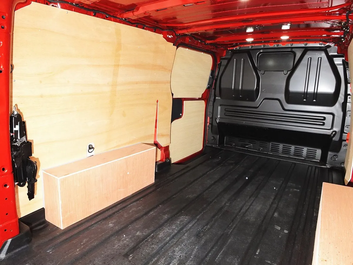 2024 Ford Transit Custom Panel Van - Image 4