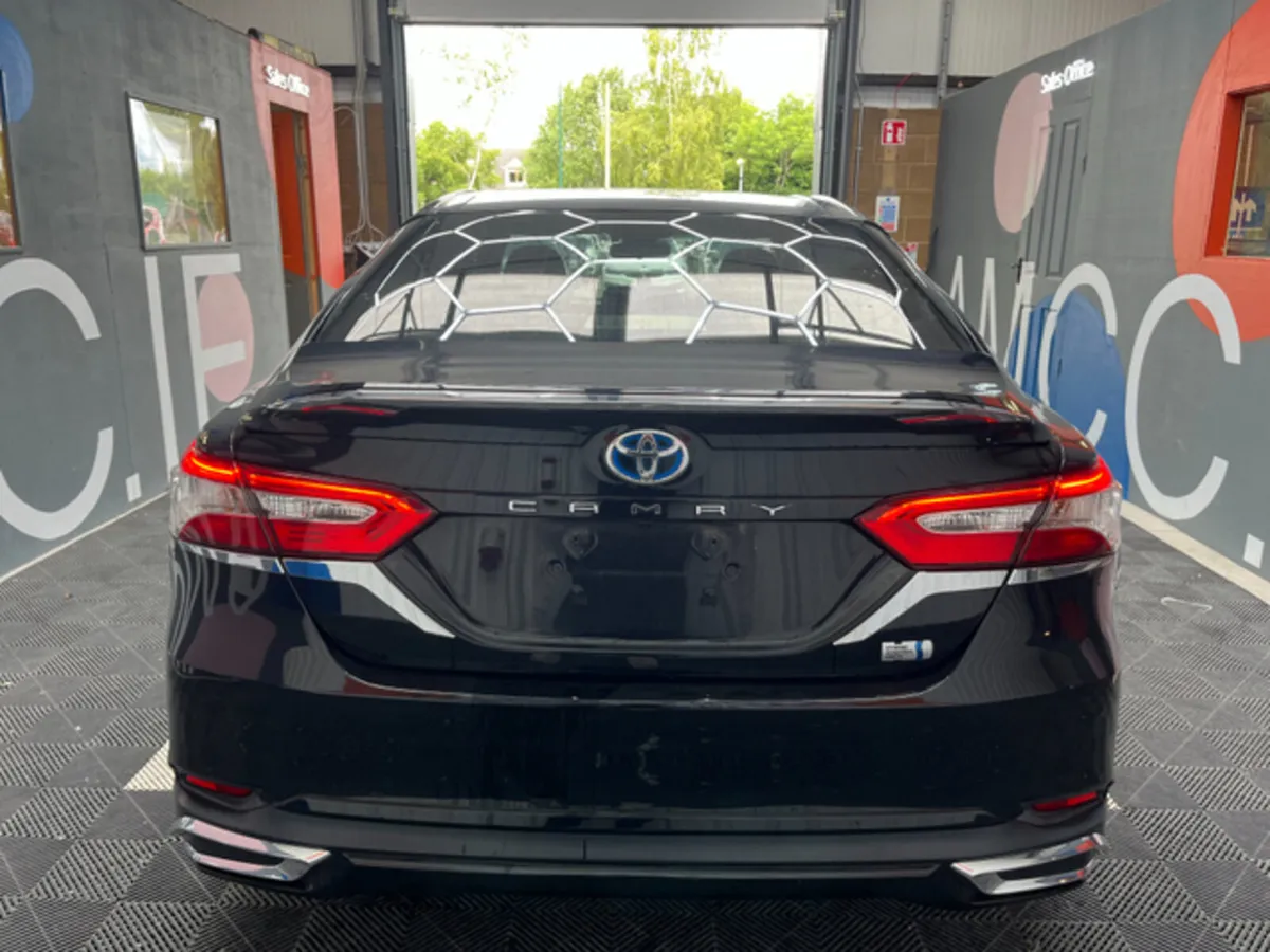 Toyota Camry ONLY €19950 2.5 HYBRID / 75k KMs / RE - Image 4