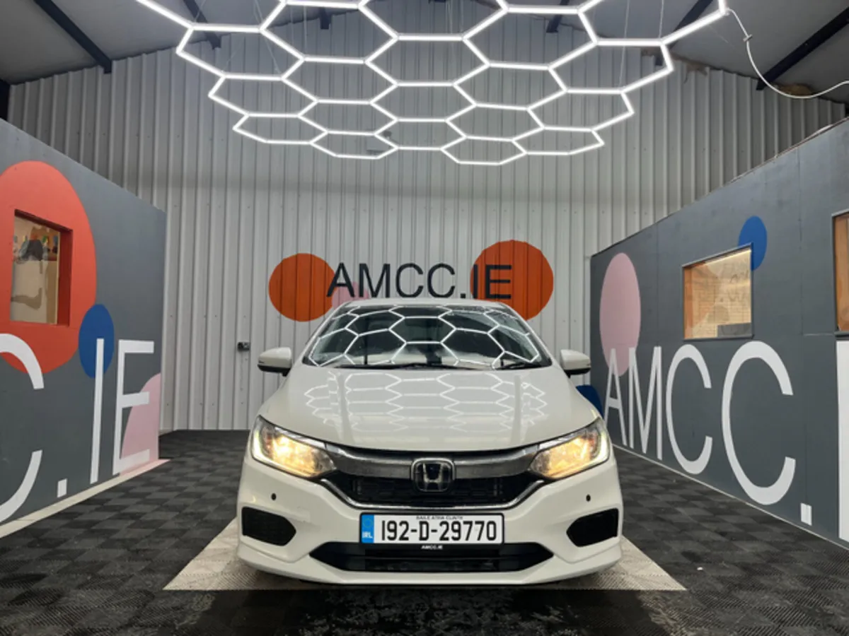 Honda Grace 1.5 HYRBID / 76k KMs / REVERSE CAMERA - Image 2