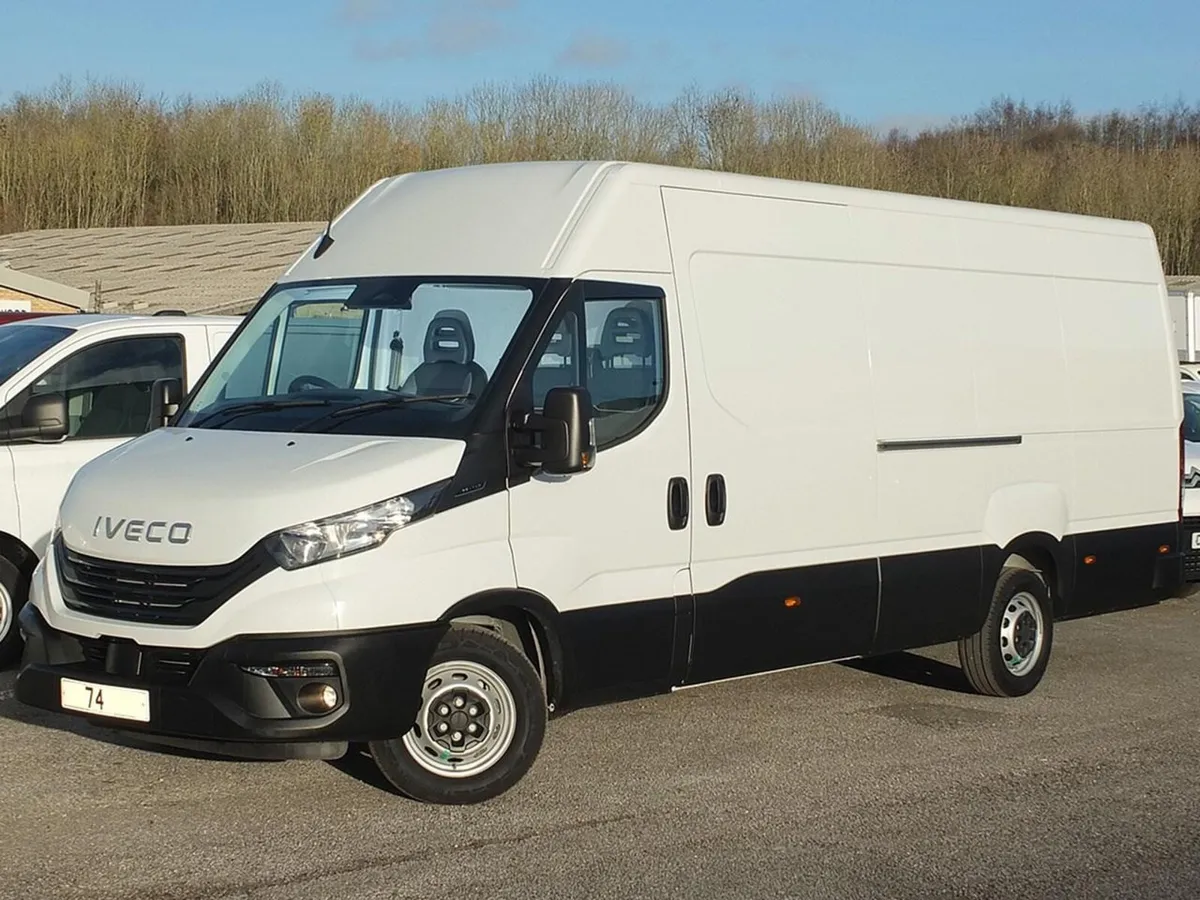 2024 Iveco Daily Medium Roof Panel Van - Image 3