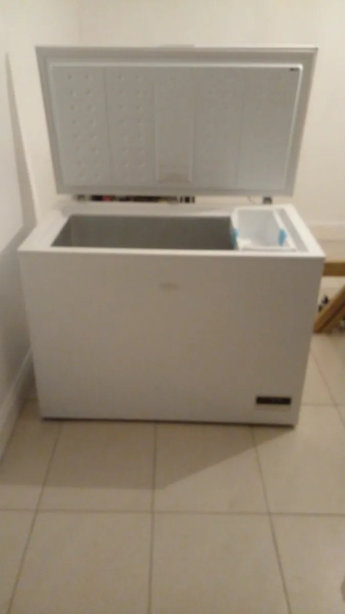 chest freezer - Image 1