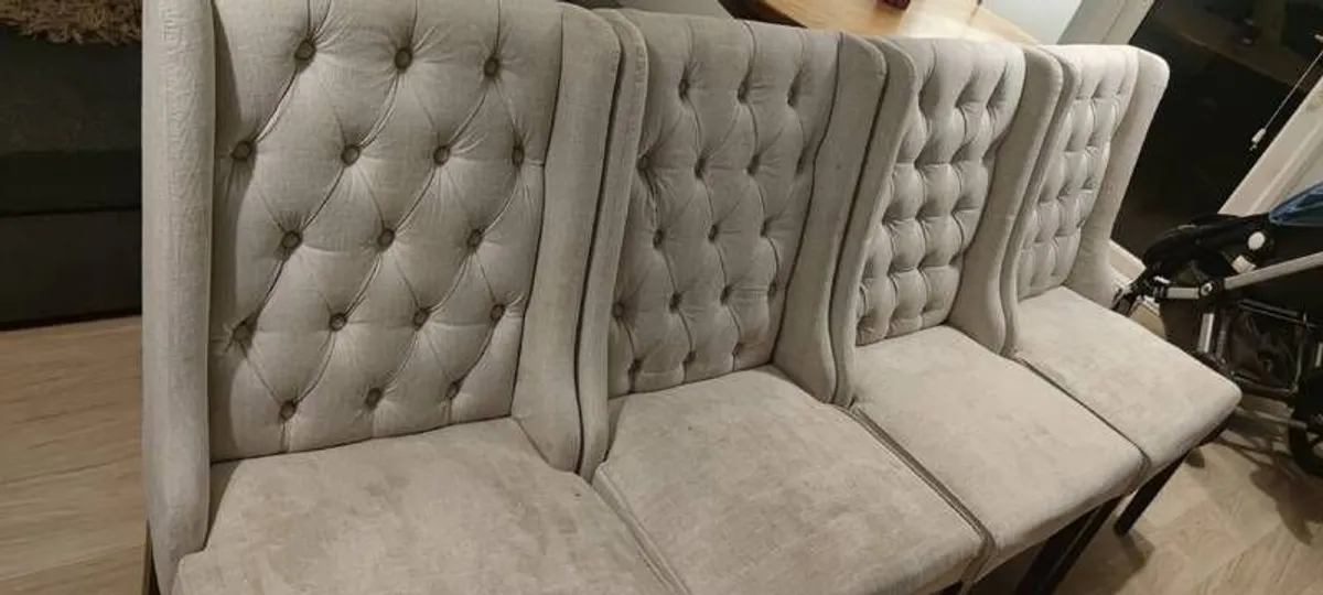 4 dining chairs - Image 1