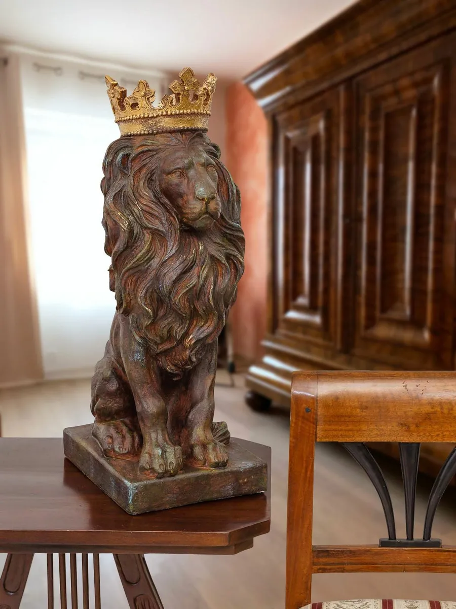 Large Antique Style Lion Garden Statue Cast Stone - Image 2