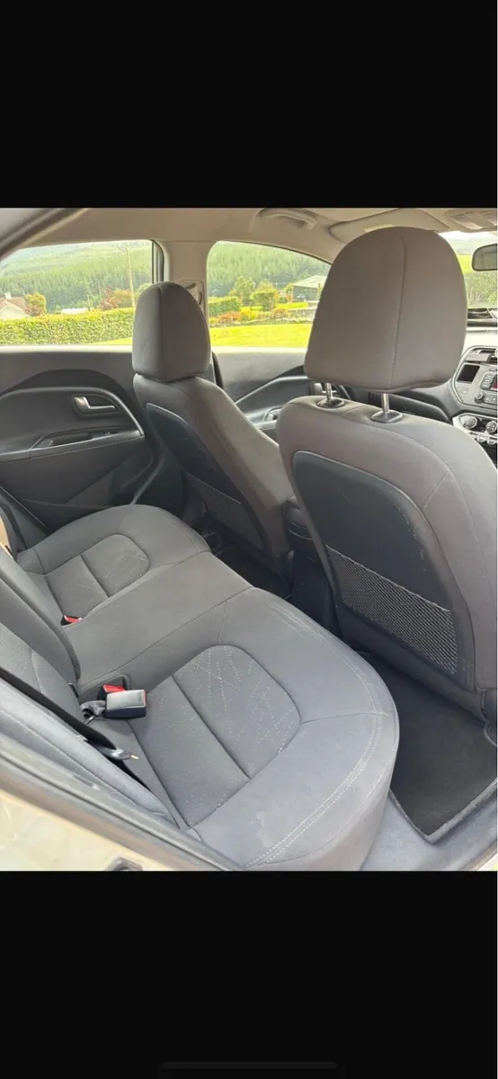 2013 Kia Rio - Image 2