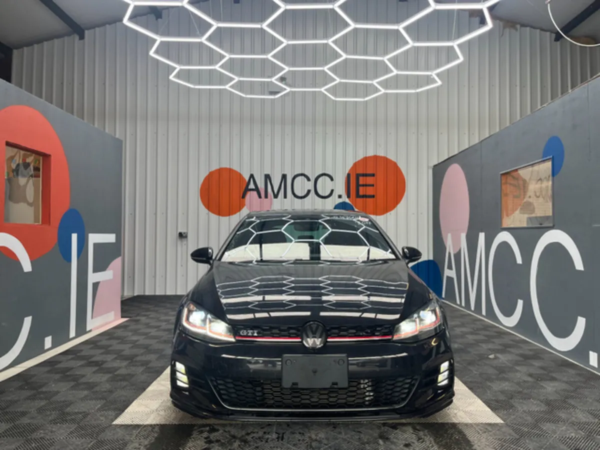 Volkswagen Golf 2.0 GTI / 68k KMs / REVERSE CAMERA - Image 2