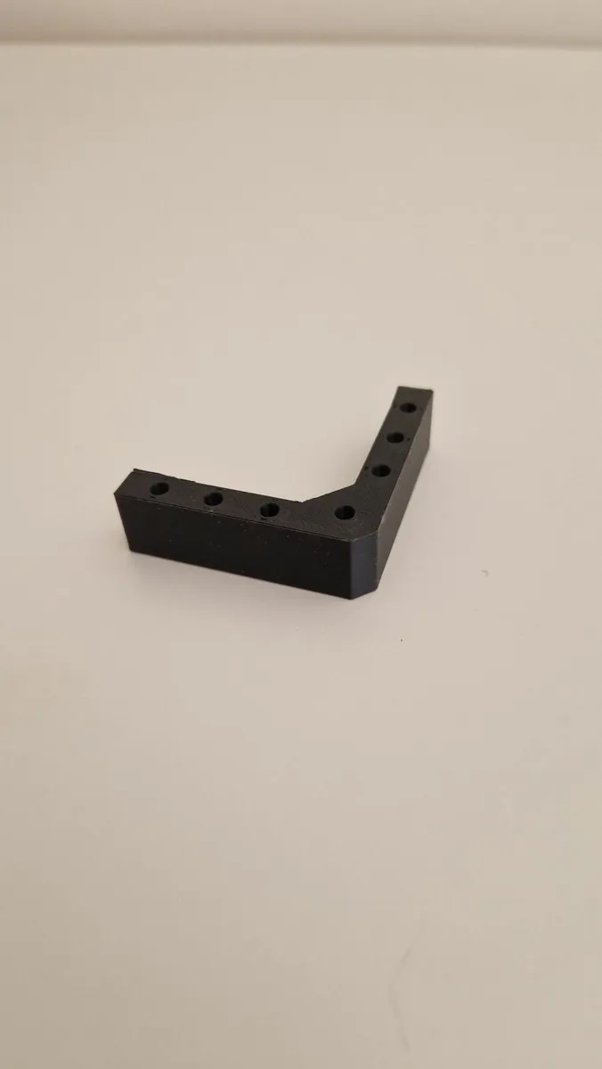 3D Printed Corner Clamp – Handmade Tool 4Pack - Image 2