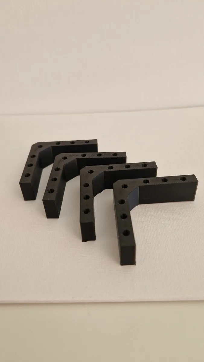 3D Printed Corner Clamp – Handmade Tool 4Pack - Image 1
