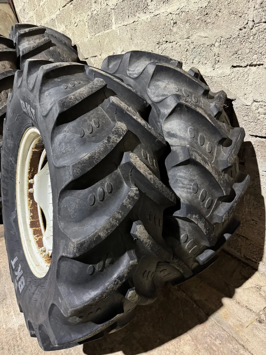 Valtra wheels - Image 1
