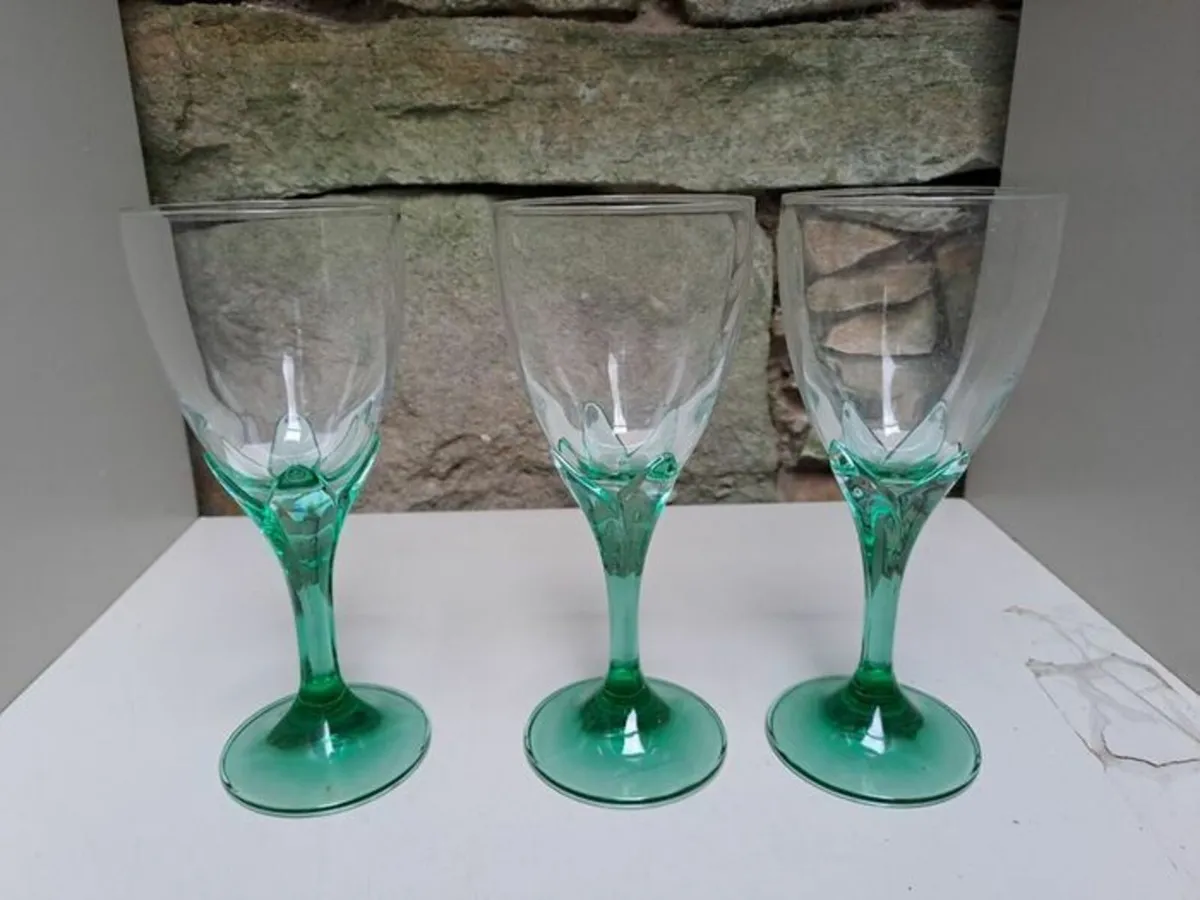 Green stemmed glasses - Image 1