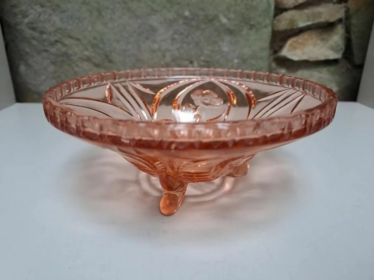 Vintage pink glass bowl - Image 4