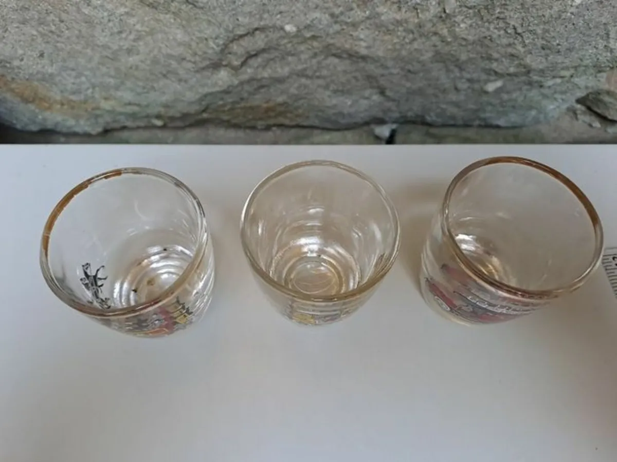3 London shot glasses - Image 2