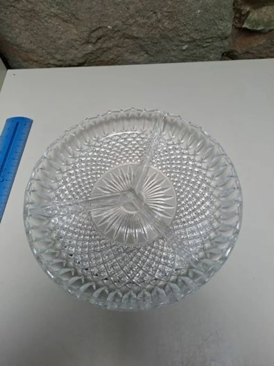 Vintage pressed glass relish dish - Image 4