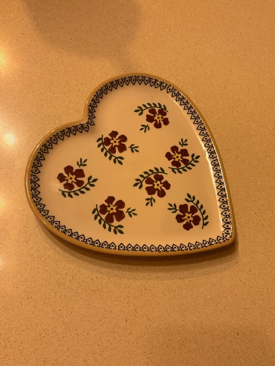 Nicholas Mosse medium old rose plate