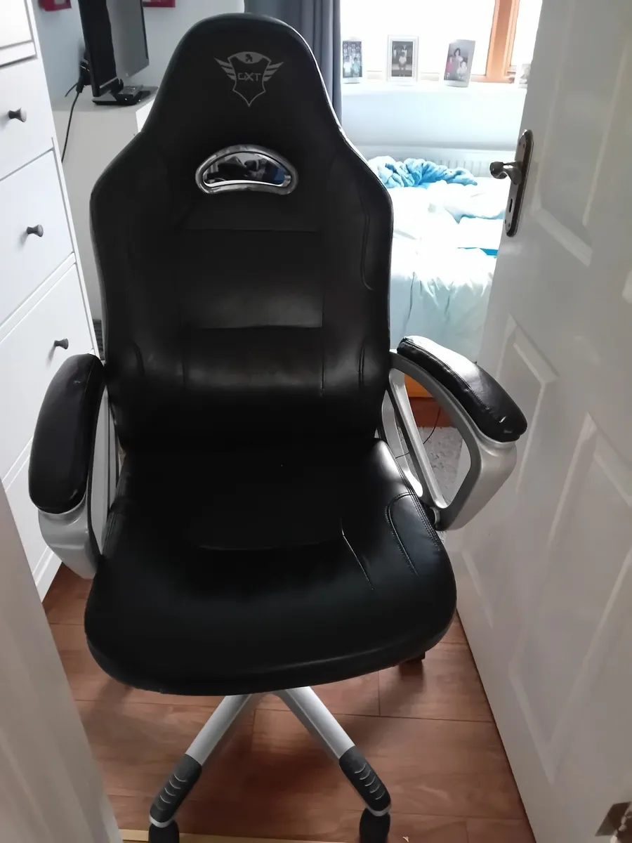 Gaming chair