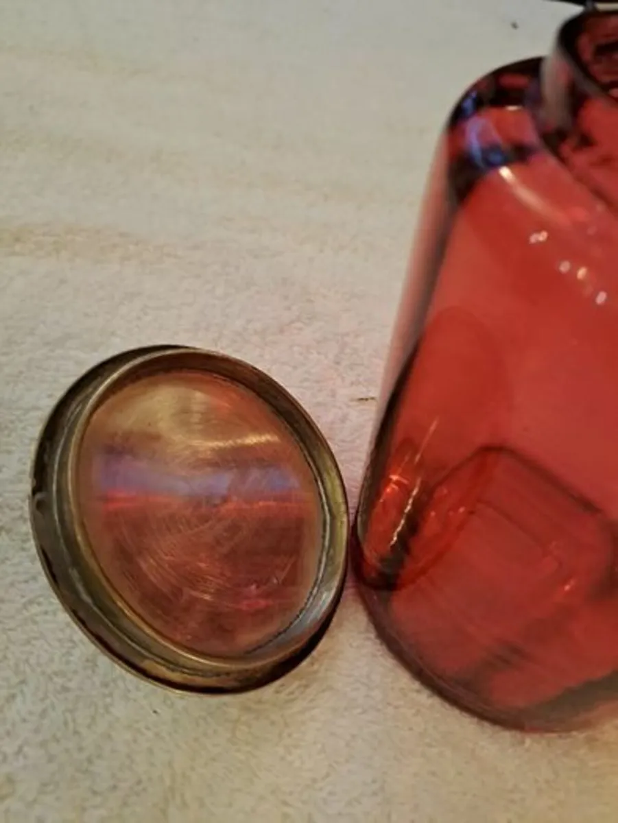 Vintage ruby glass jar and silver lid - Image 3